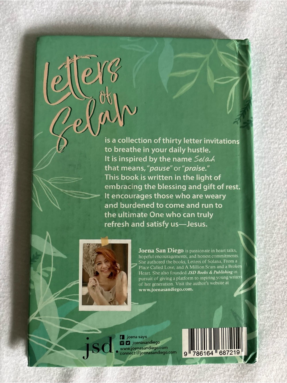 Book Letters Green - Picture 2 of 2